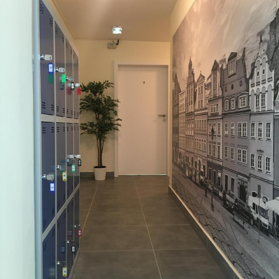 Hostel Opolska 11-19 Wroclaw Bagian luar foto